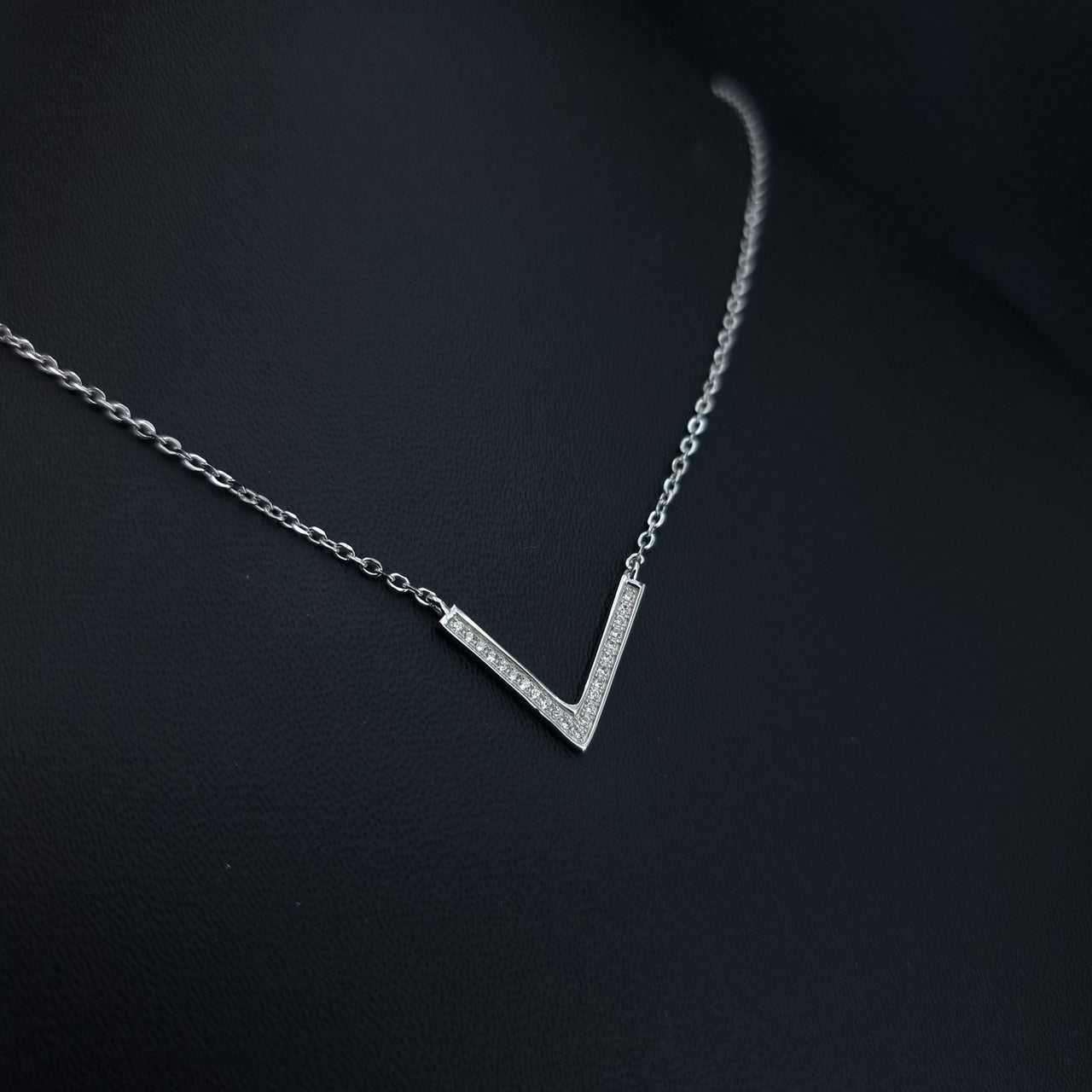 Trendy Clear Stones Necklace SLPNK0279