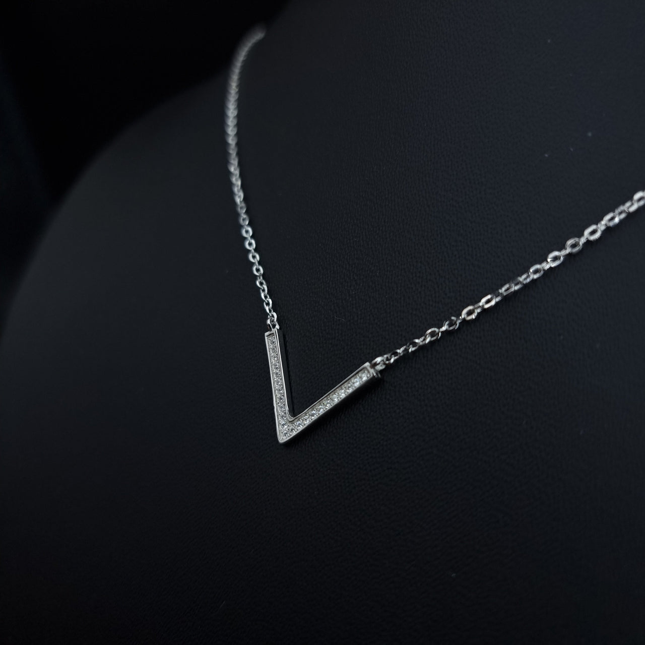 Trendy Clear Stones Necklace SLPNK0279