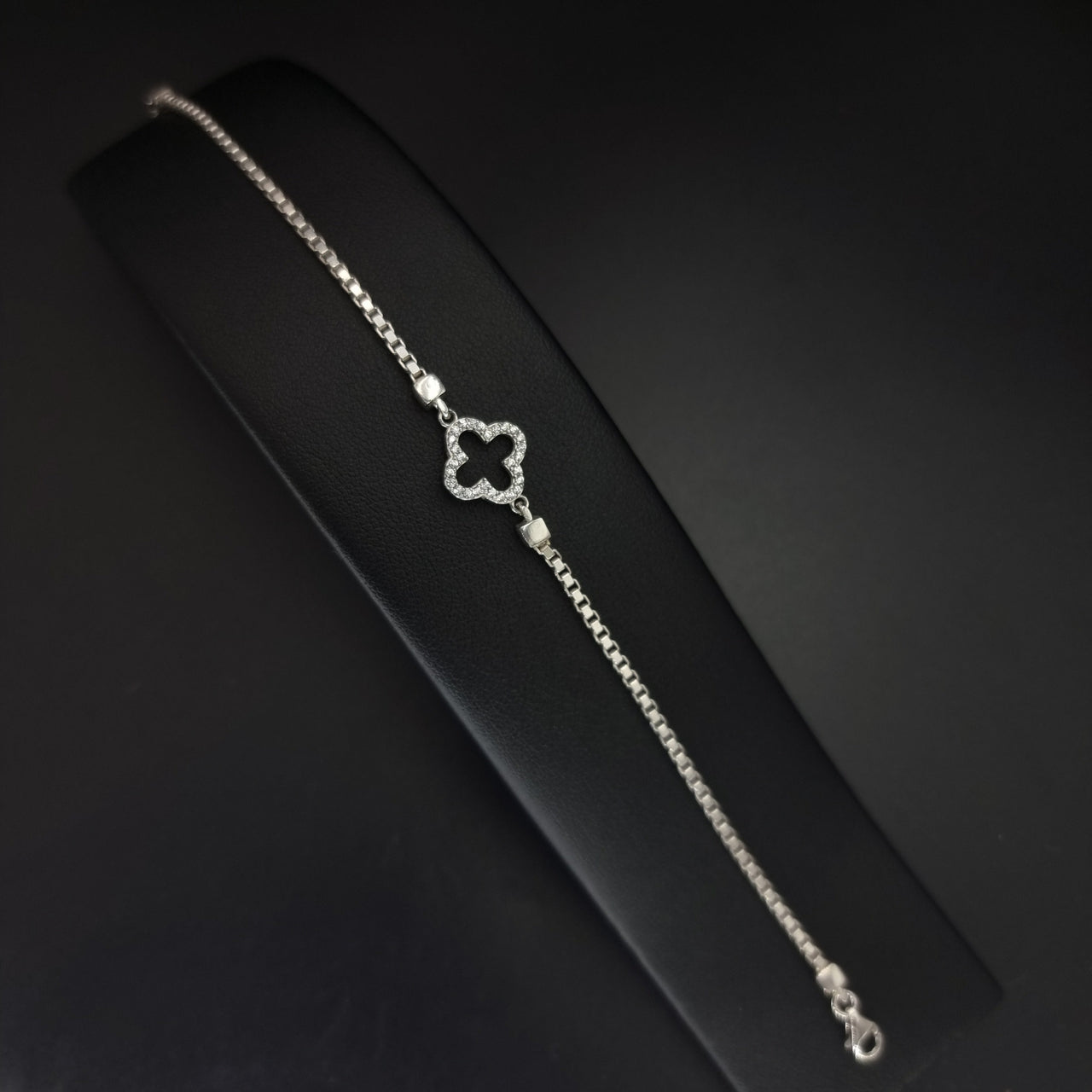 4 Leaves Flower Bracelet