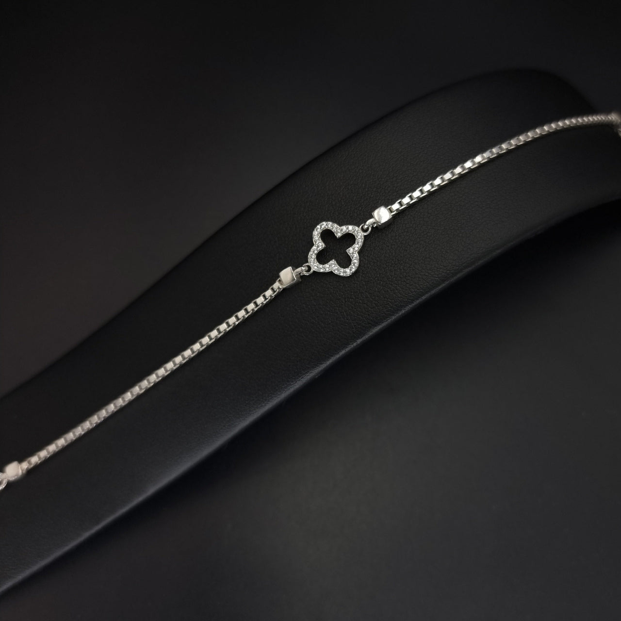 4 Leaves Flower Bracelet