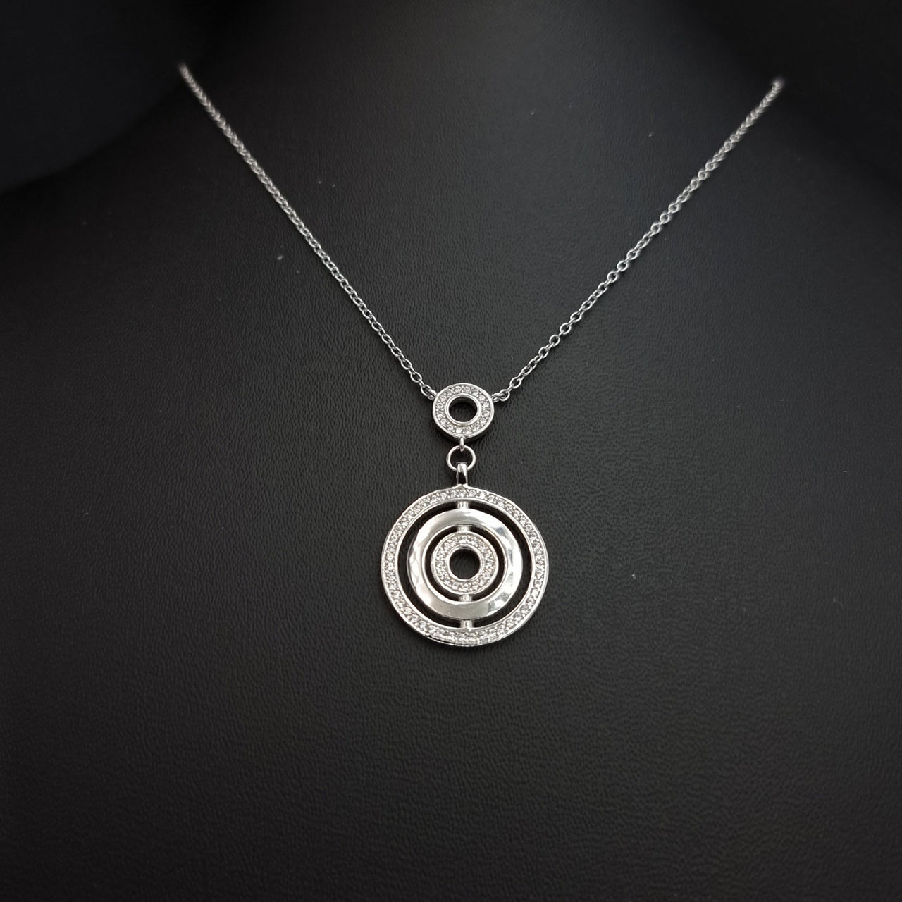 Circular Pendant Necklace
