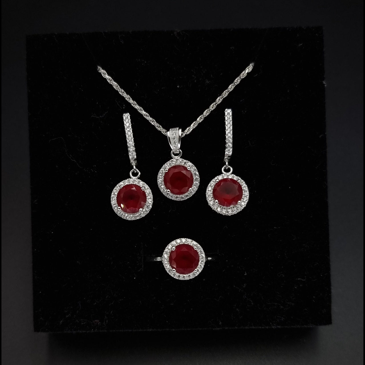 Circular Red Zircon Stone Set SLPST0135