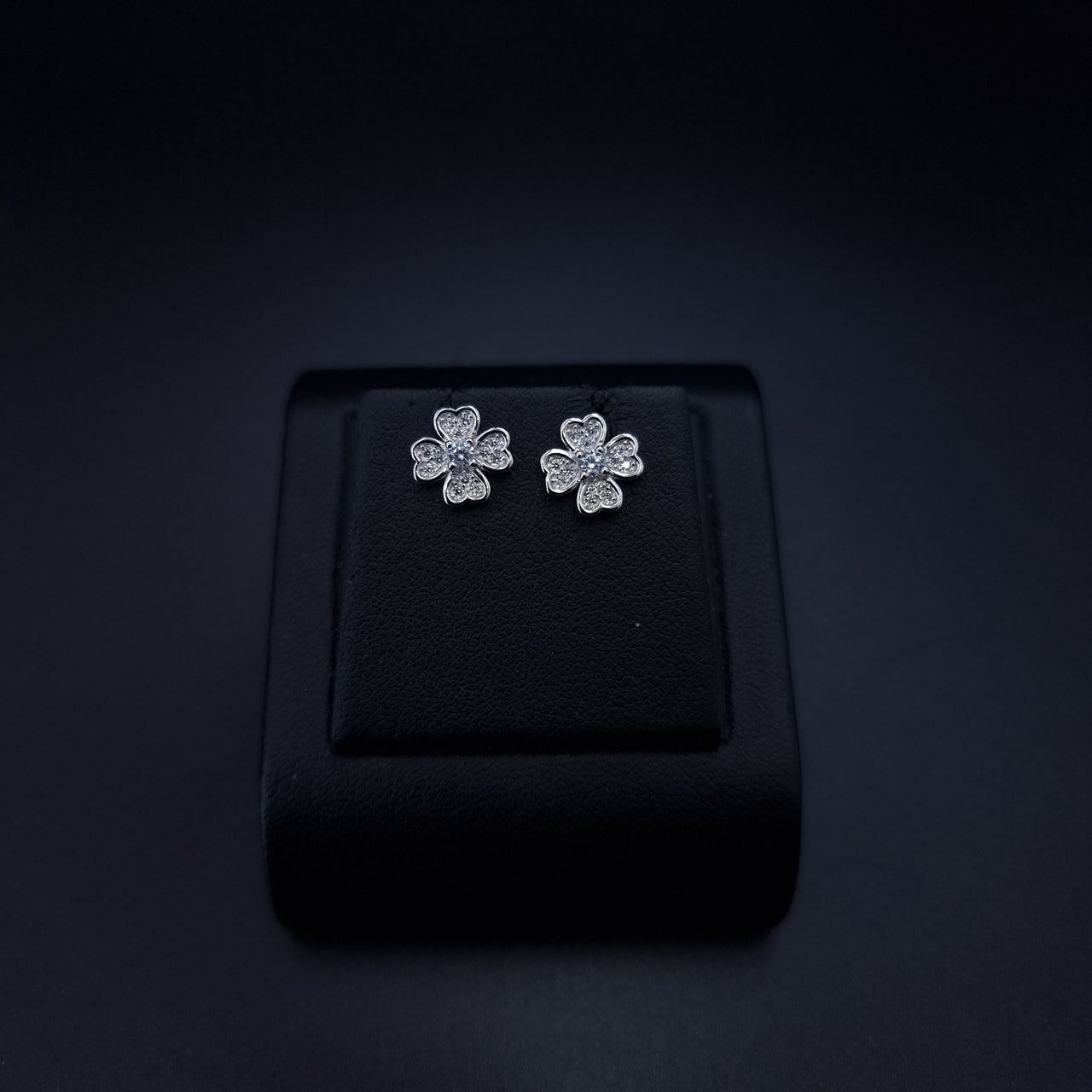 Clear Stones Flower Full Set