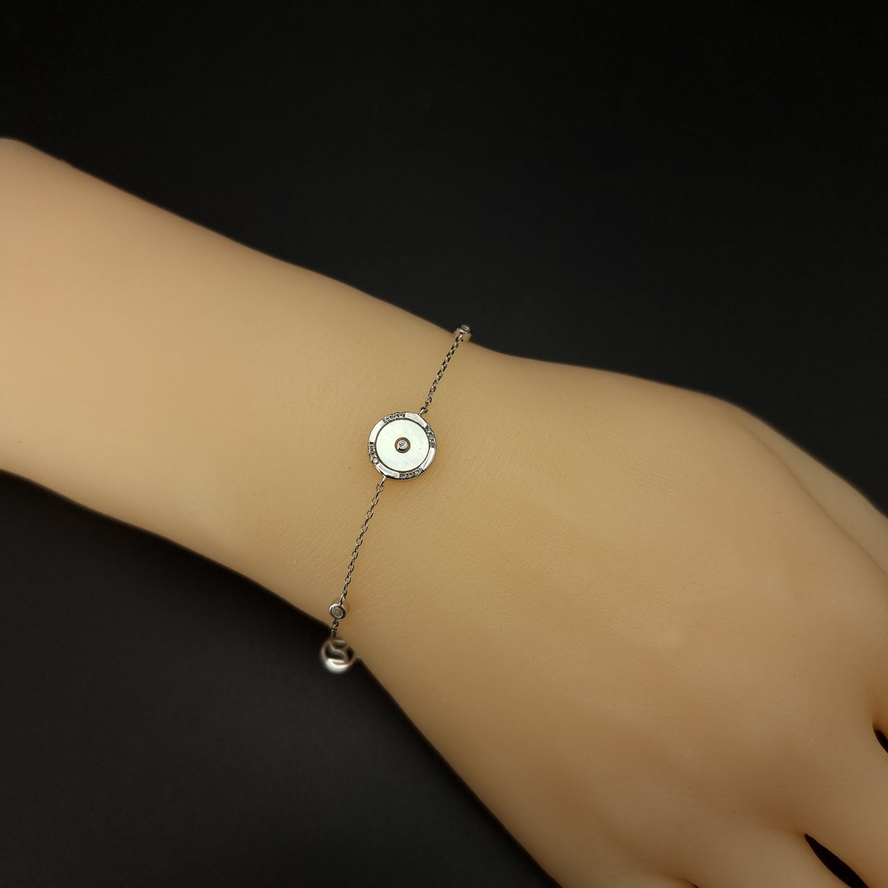 Trendy White Circle Bracelet