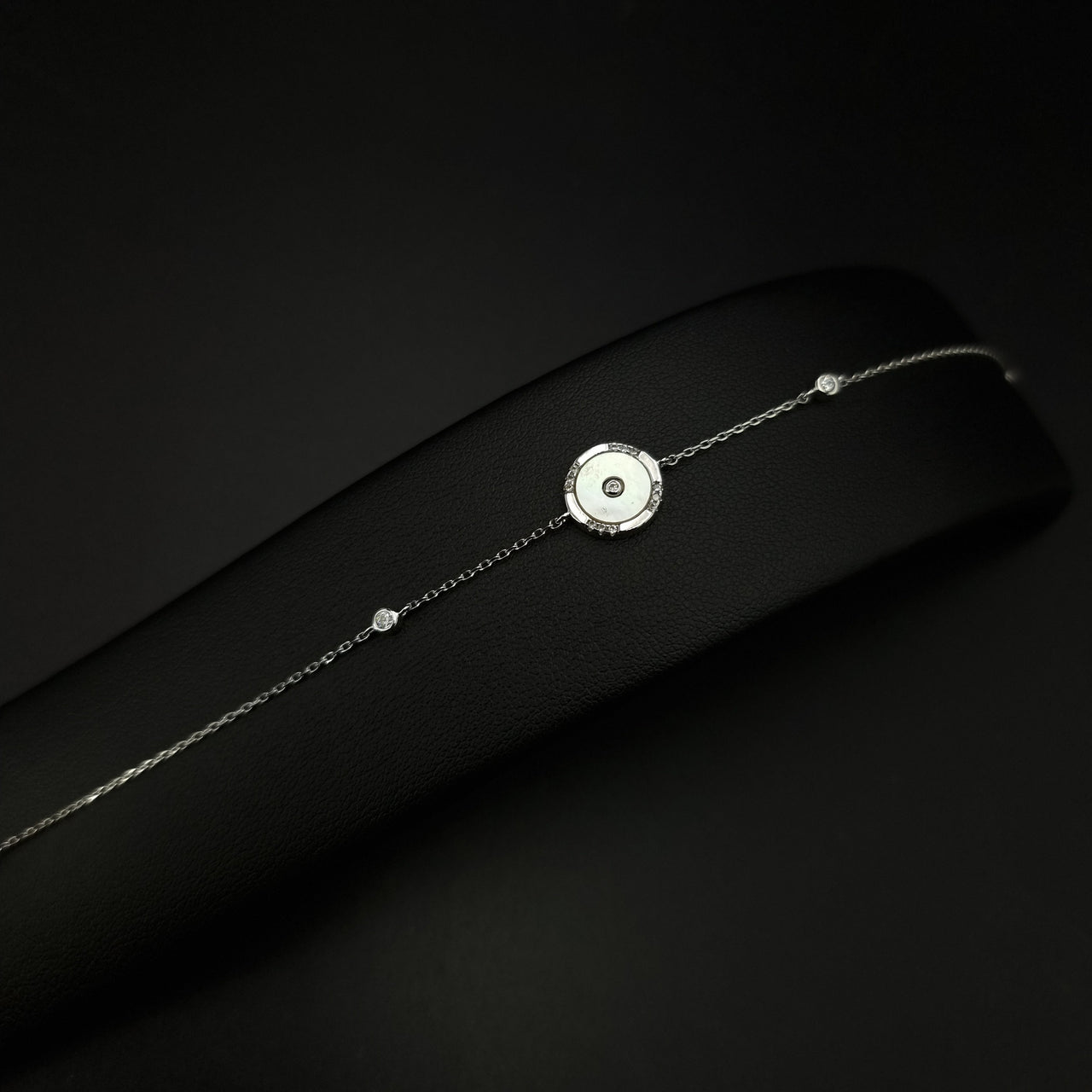 Trendy White Circle Bracelet