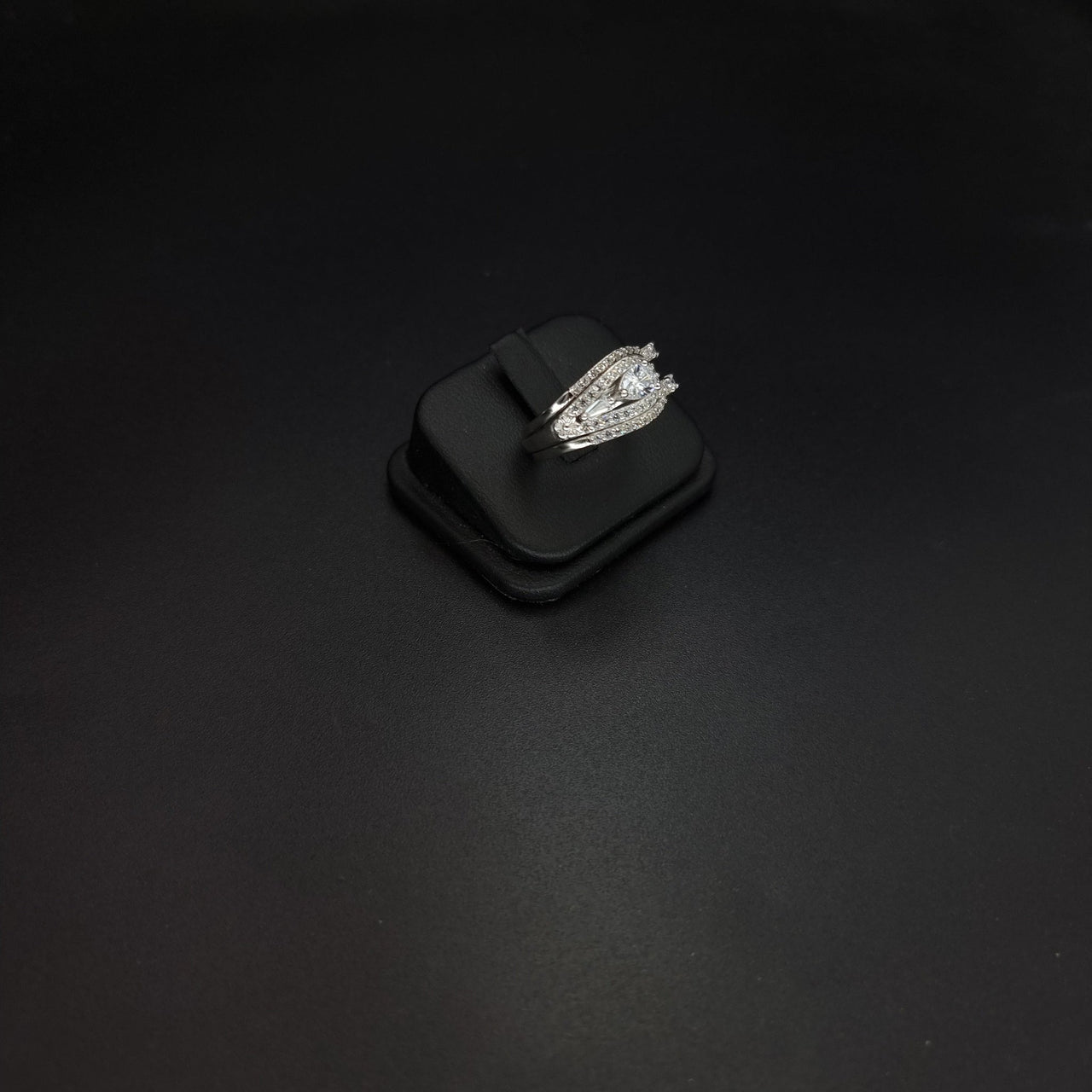 Twin Wedding Ring With Zircon Stones