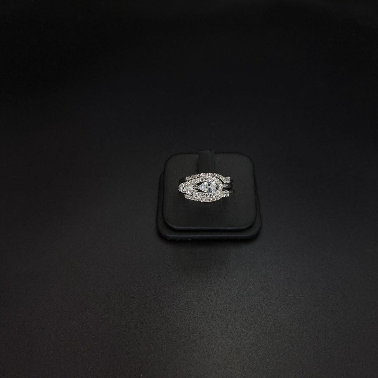 Twin Wedding Ring With Zircon Stones