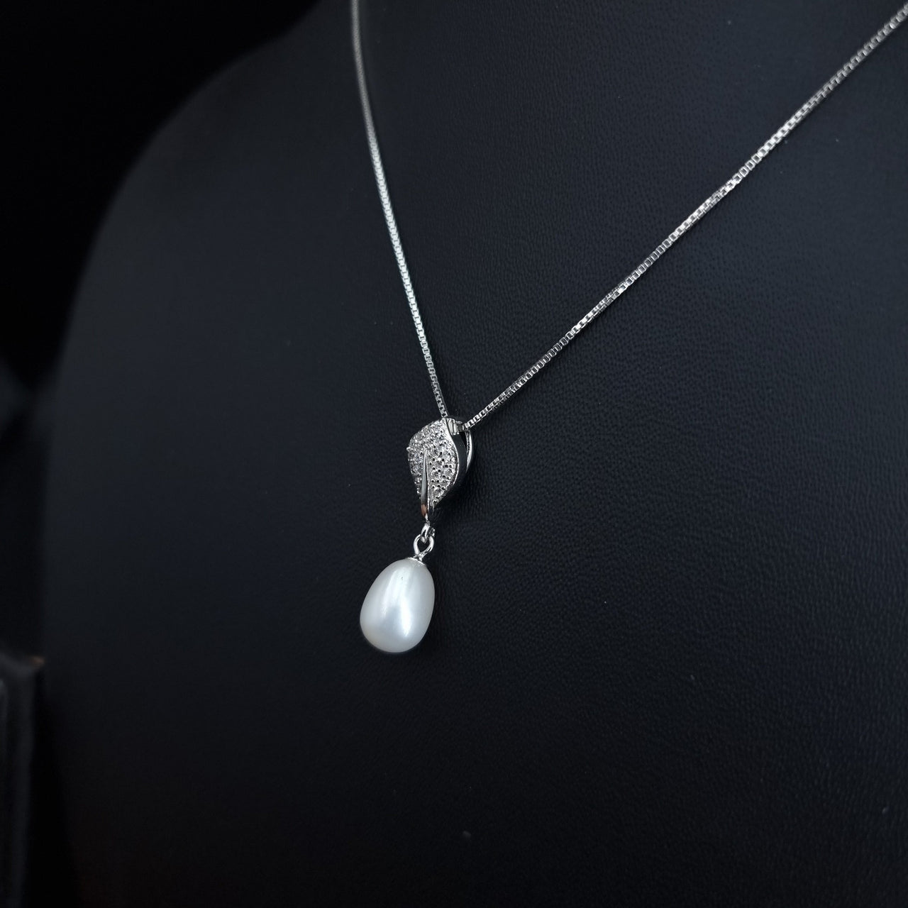 Fresh-water Pearl Necklace 315