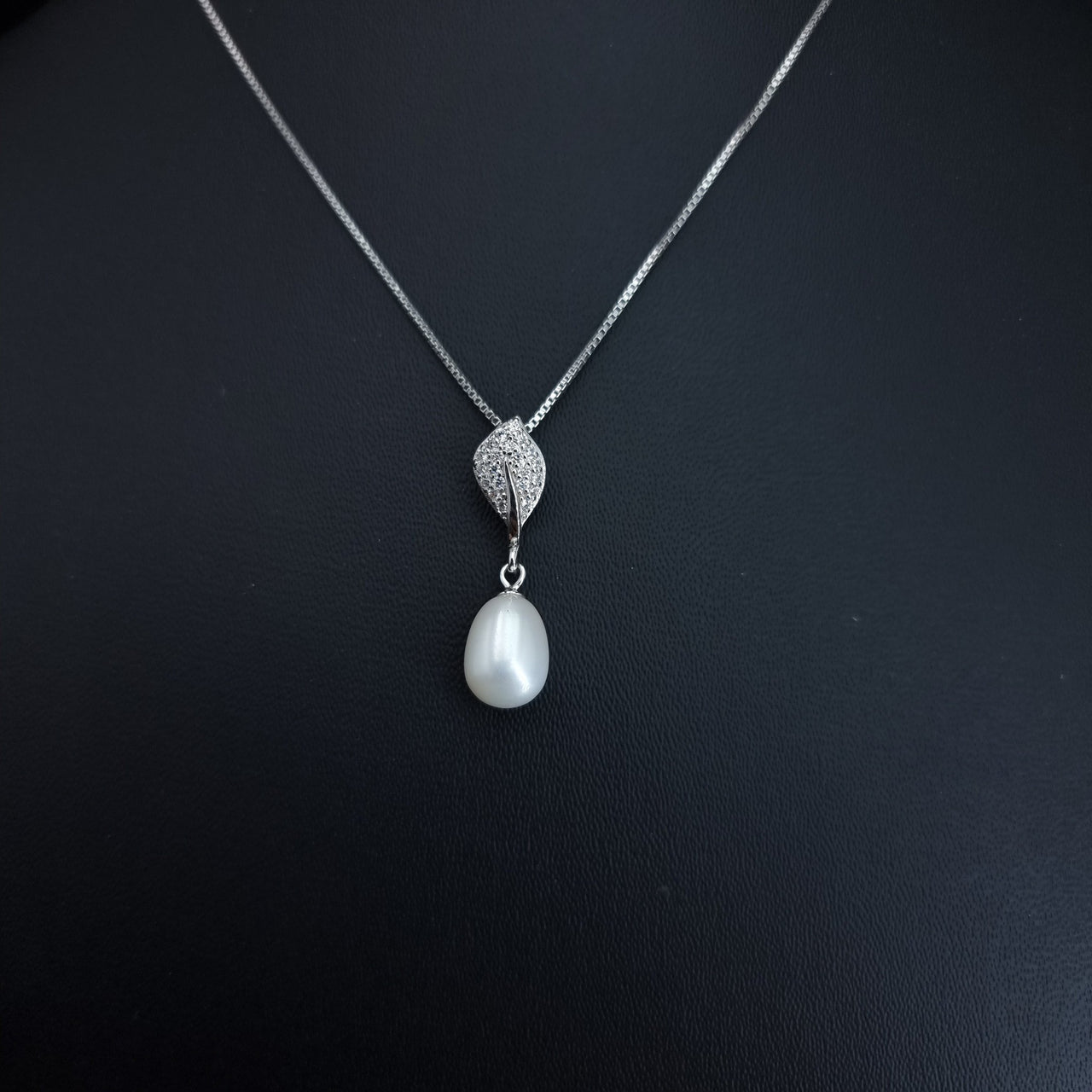 Fresh-water Pearl Necklace 315