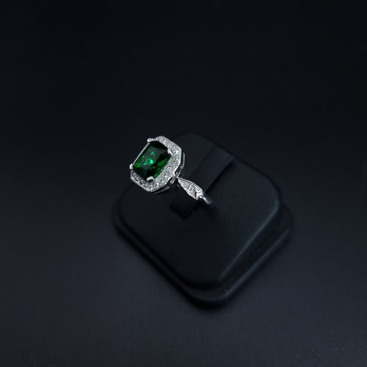 Green Zircon Stones Ring