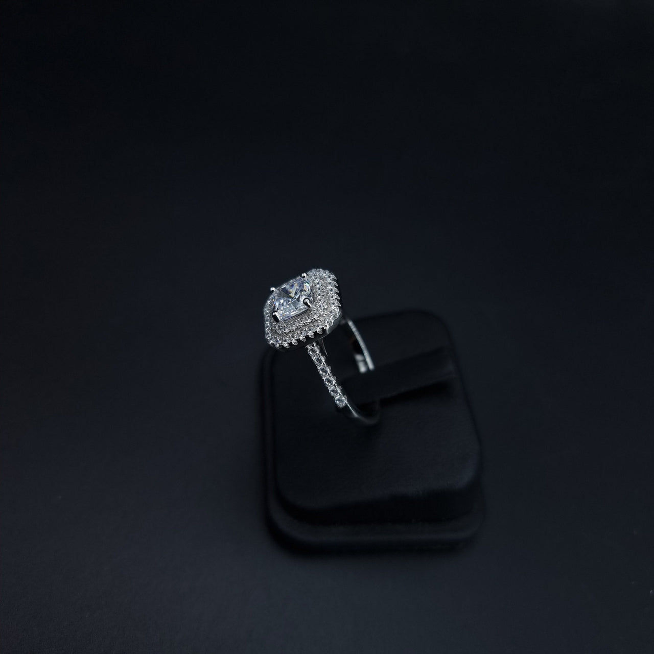 Wedding Ring With Central Zircon Stone SLPRG0146
